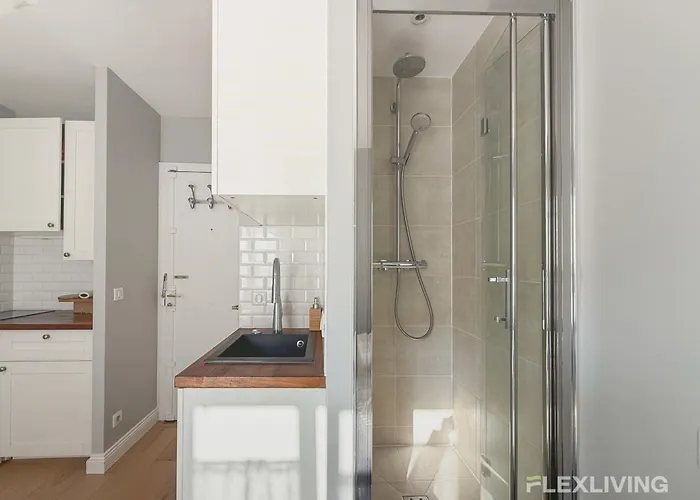 Chabrol - Beautiful Bright And Fully Equipped T1 باريس